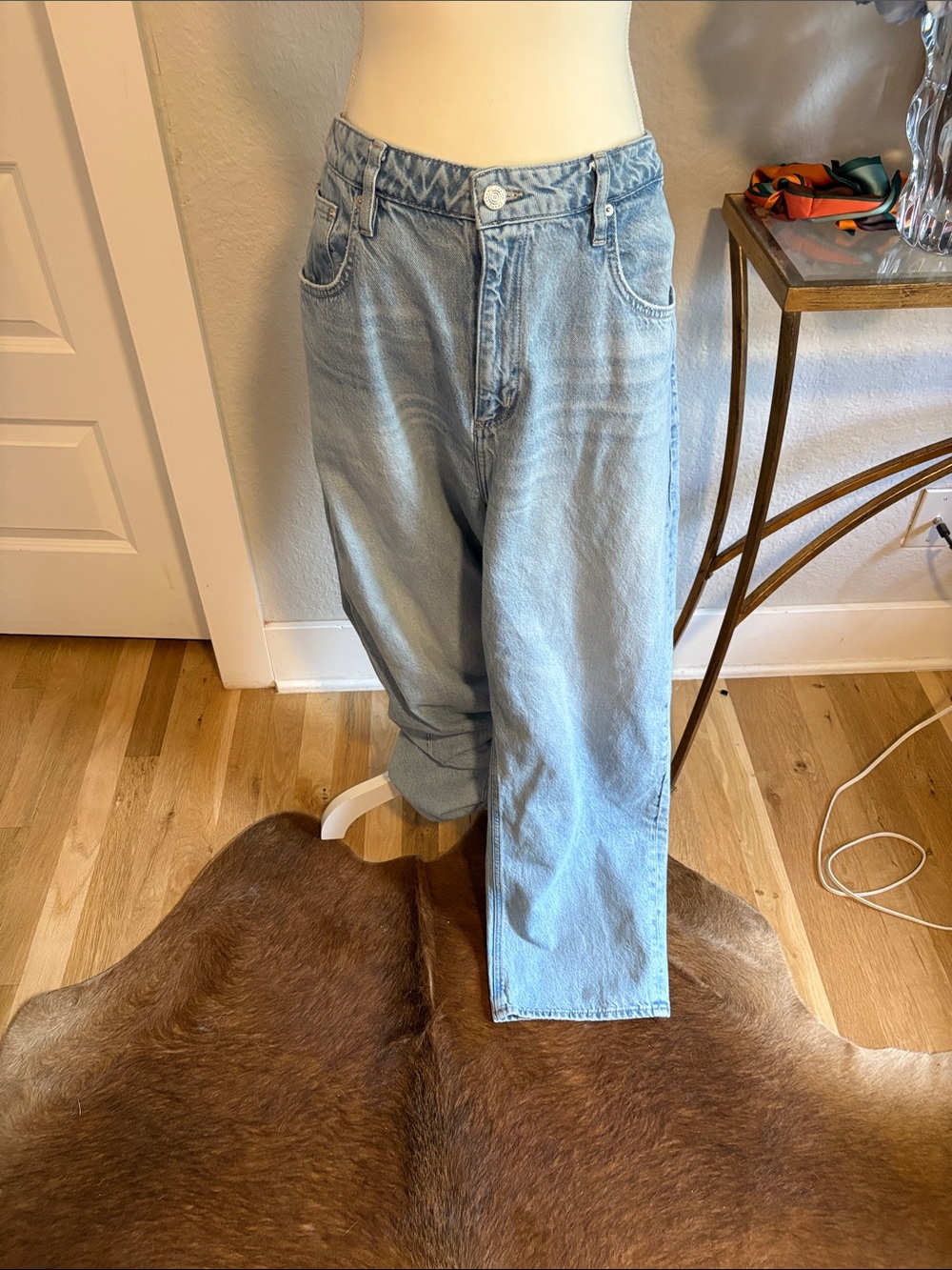Frame Classic Light Blue High-Waist Barrel Women’s Jeans